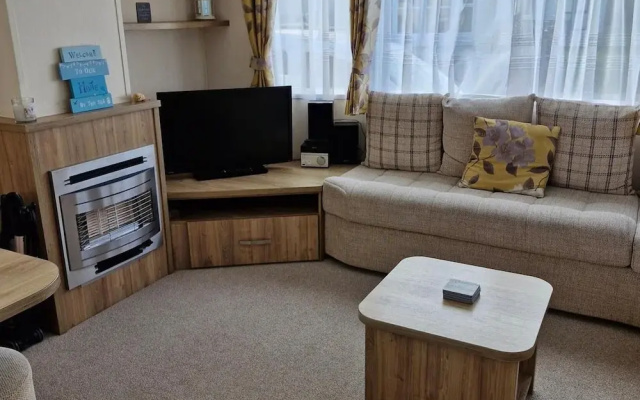 3-bed Caravan, Sleeps 8 With Pool