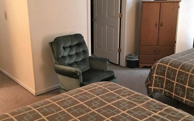 Hunters Lodge Motel
