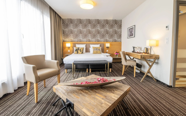 Brit Hotel Le Lodge