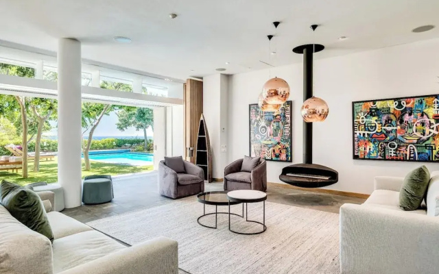 Unforgettable Fresnaye Sea View Villa Disa House