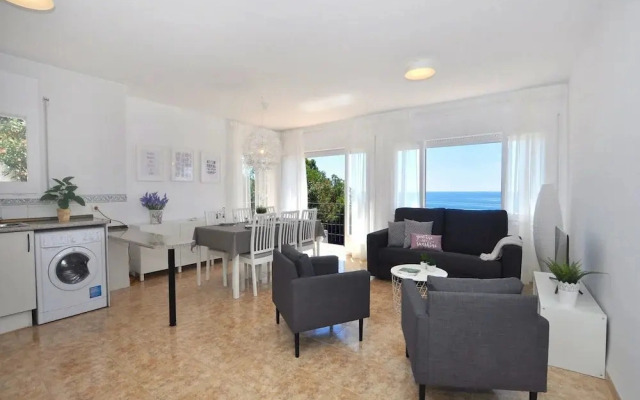 Apartment in Roses With Stunning Sea Views