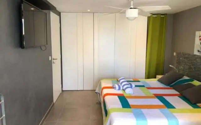 Nettlé Bay Beach Club