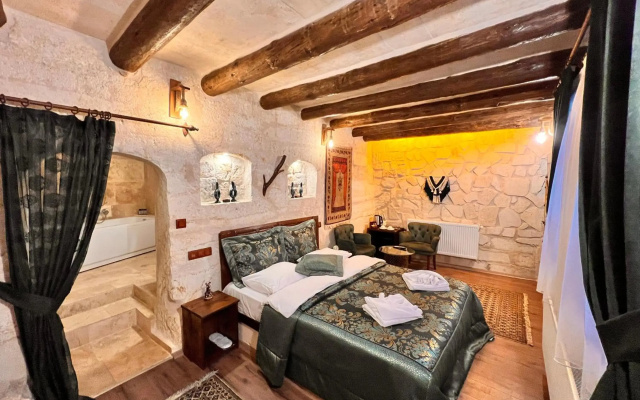 Shadow Cave House