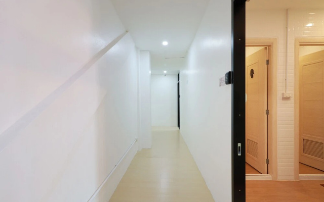 OYO 544 Sleep Sloth Hostel