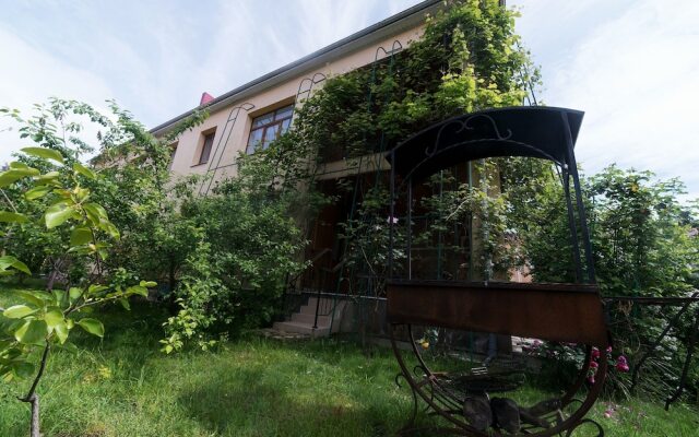 Гостиница Orhideya Park Cottage вид на фасад