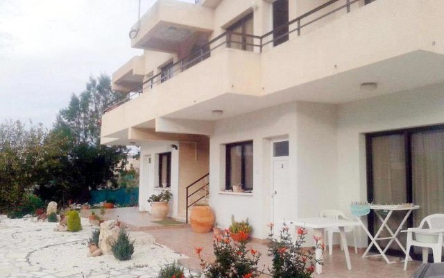 Отель Arilena Holiday Apartments Кипр, Пафос - отзывы, цены и фото номеров - забронировать отель Arilena Holiday Apartments онлайн вид на фасад