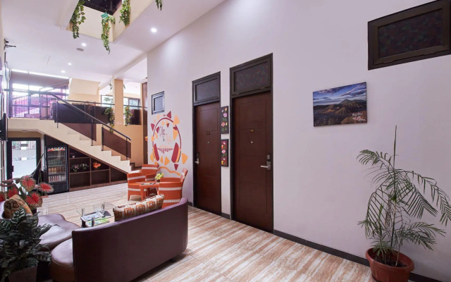 Front One Inn Malang