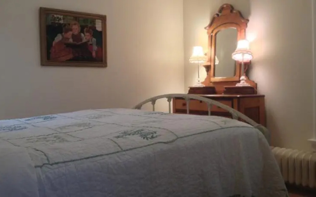 Glen Avenue Suites