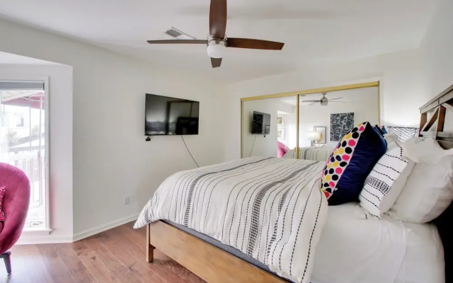 Million-dollar Views: Condo on Lake Hamilton!
