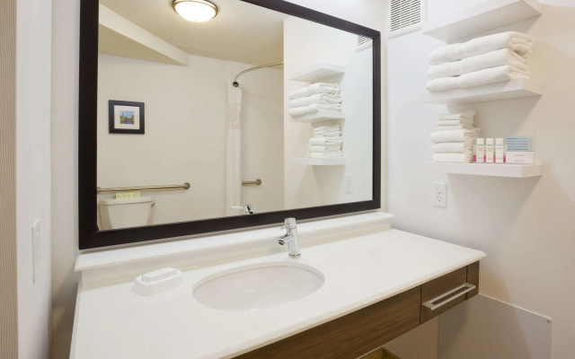 Hampton Inn Minneapolis NW Maple Grove