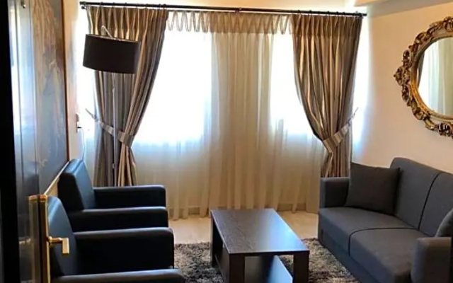 Selefkos Palace