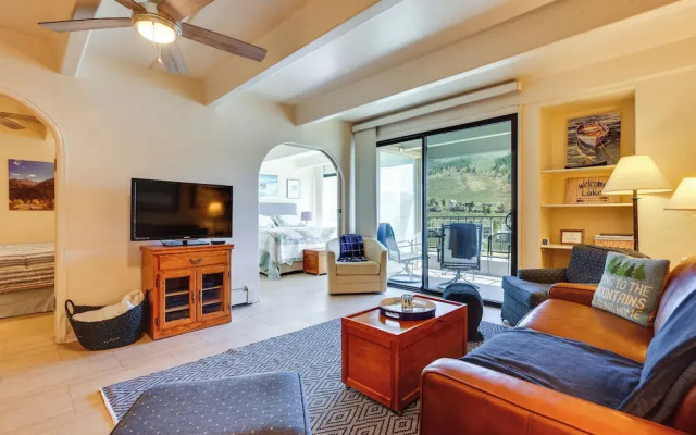 Mtn & Reservoir Views: Cozy Dillon Condo!