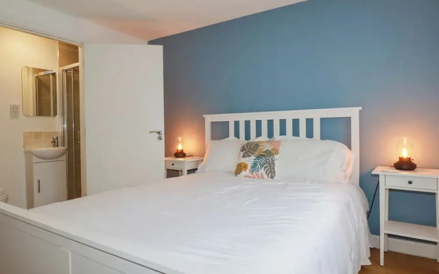 Apartment 6