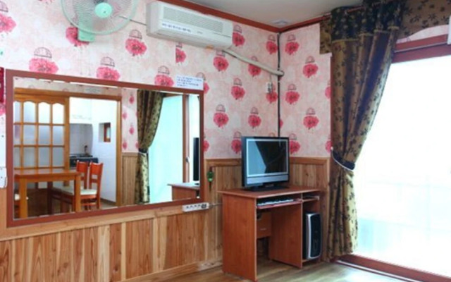 Muju Imperial Family Pensiion