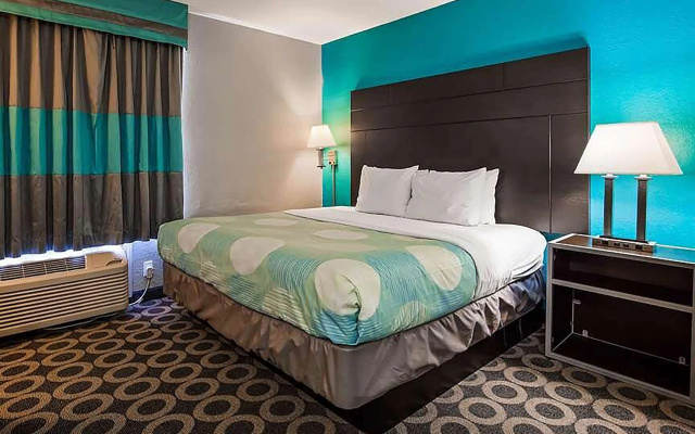 Travelodge by Wyndham San Antonio Downtown Northeast