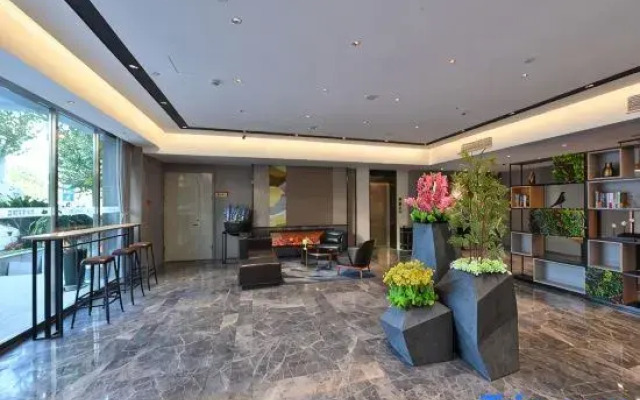 Motai Zhongnan Road Wushang Dream Era Store