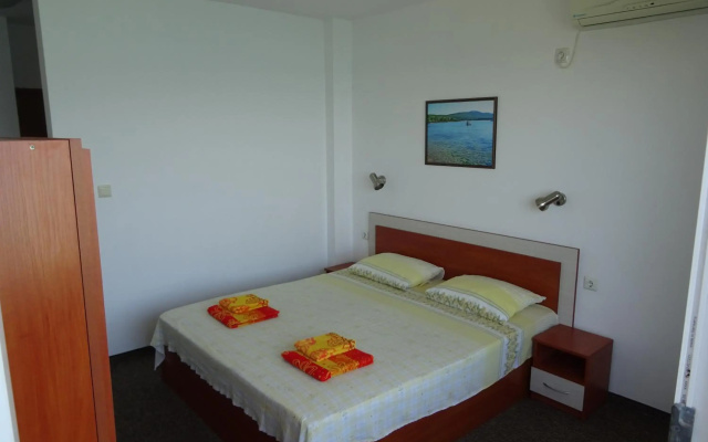 Dobrevi Guest House