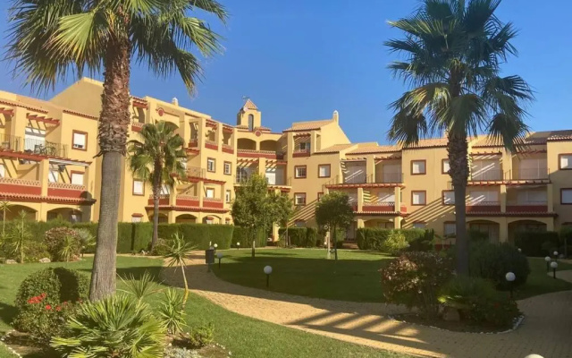 Charming 2-bed Apartment Near Ayamonte With Pool
