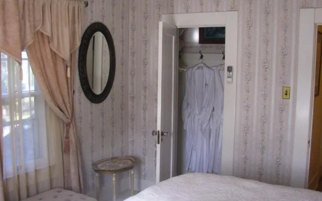 Terraluna Inn
