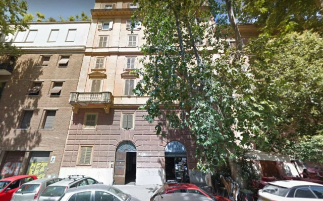 Lovely 2 bed Flat in Front of the Colosseum!