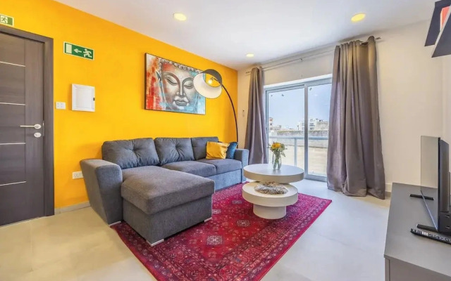 Chic Modern Stay with Private Terrace