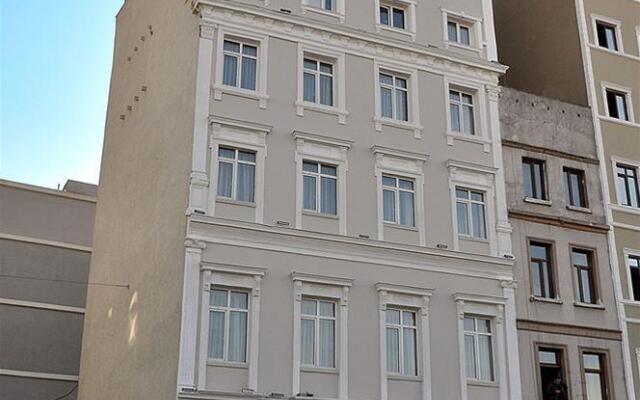 Seref Hotel вид на фасад