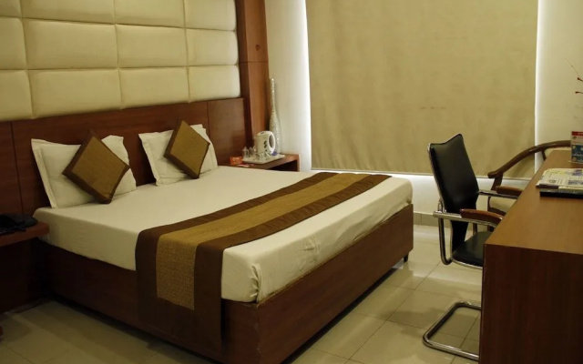 OYO 495 Hotel Chaupal
