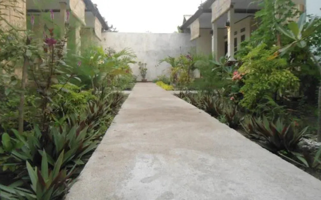 Sudis Cottages