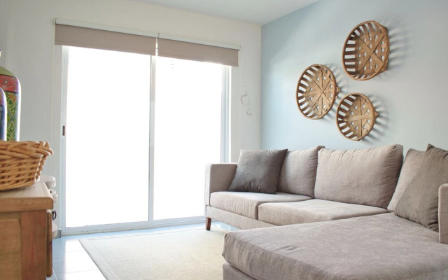 Apartment on the Beach - H-2