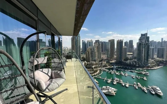 Panoramic 2BR with Marina View