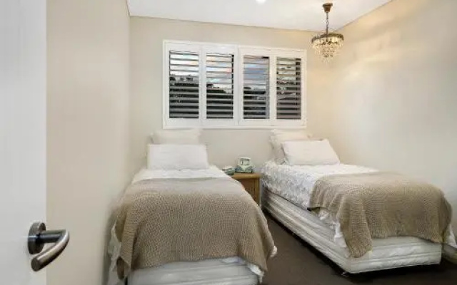 Belle Vue- Penthouse at Black Beach