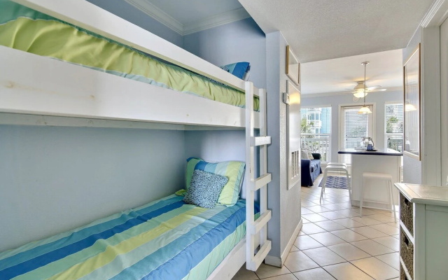 Seascape 1120 Studio Bedroom Condo by RedAwning