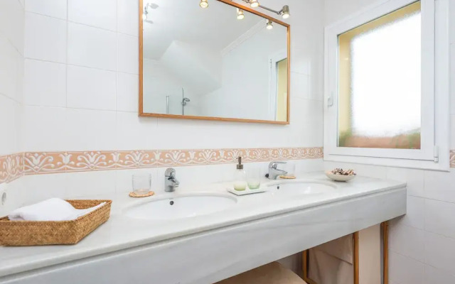 Xilvar in Mallorca With 3 Bedrooms and 2 Bathrooms