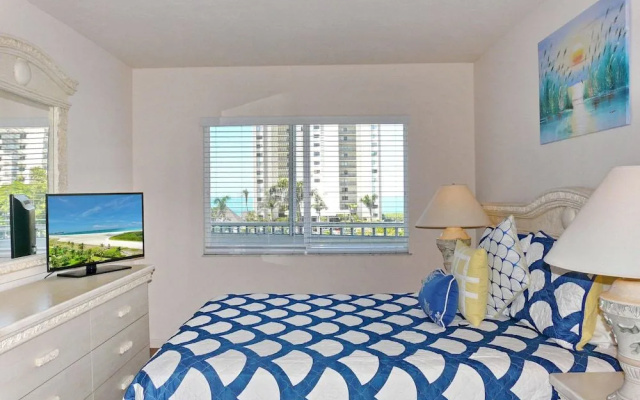 Beach Club 417