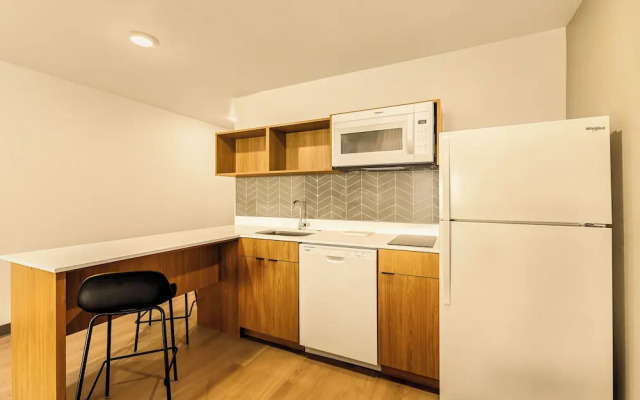 LivAway Suites Phoenix-Tolleson