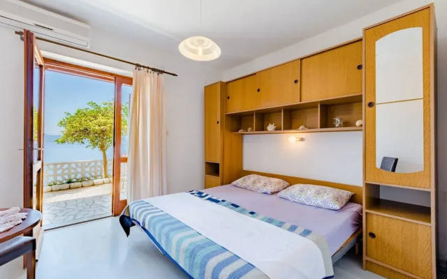 Villa Kosa - Two Bedroom Apartment With Terrace and Sea View