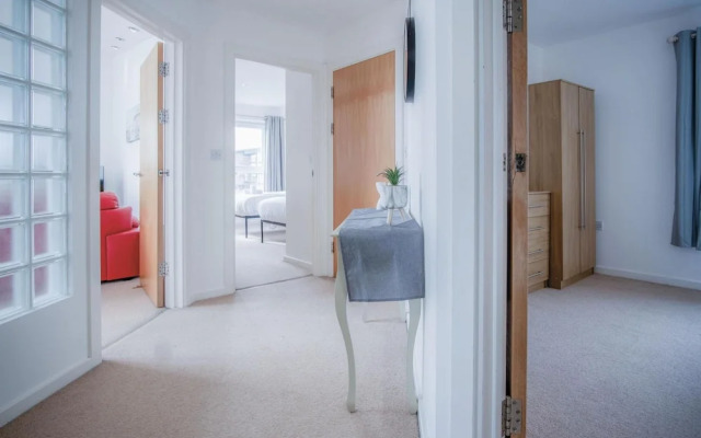 The Penthouse - 3 Bedroom Apartment - Llanelli