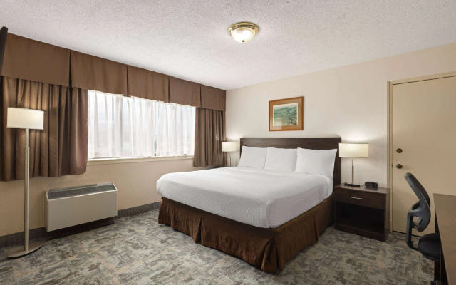 Travelodge by Wyndham Thunder Bay