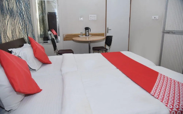 Oyo 14732 Hotel Buddha International