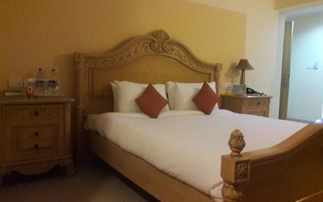 K Stars Hotel in Navi Mumbai, India from 56$, photos, reviews - zenhotels.com guestroom