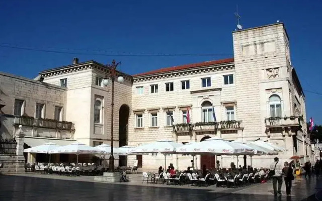 Apartman Poluotok