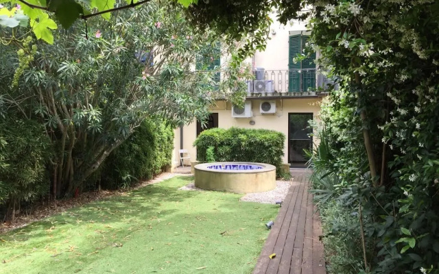 Florence Garden Apartment