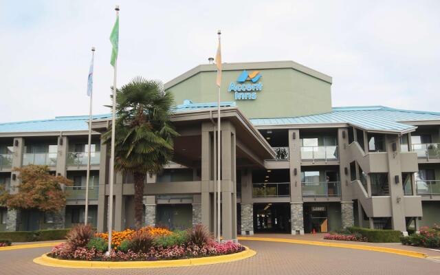 Отель Accent Inns Burnaby Канада, Бурнаби - 1 отзыв об отеле, цены и фото номеров - забронировать отель Accent Inns Burnaby онлайн вид на фасад