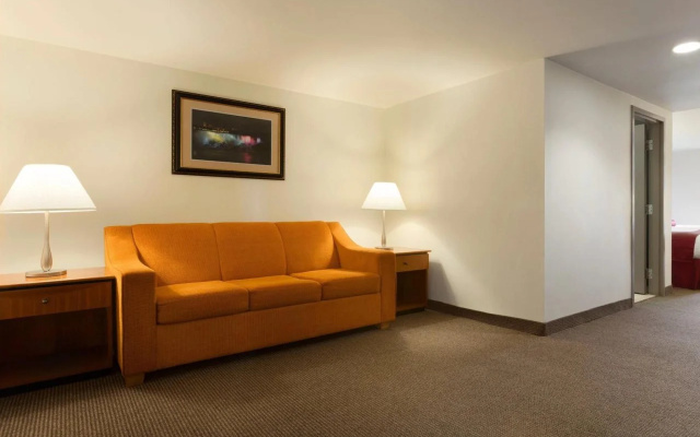 The Falls Hotel & Inn