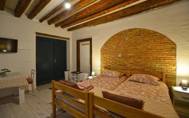 Studio 48