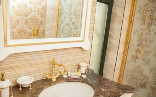 Отель Golden Shine