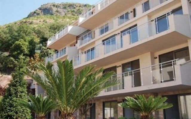 Отель Blue Horizon Apartments Черногория, Будва - отзывы, цены и фото номеров - забронировать отель Blue Horizon Apartments онлайн вид на фасад