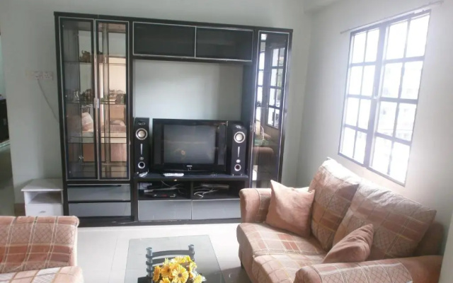 Jarzmin 2 Rooms Apartment