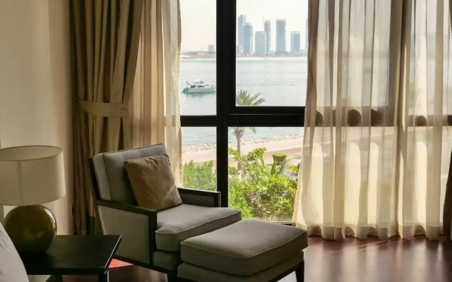 Oceanfront 2BR Apartment With Sea Views