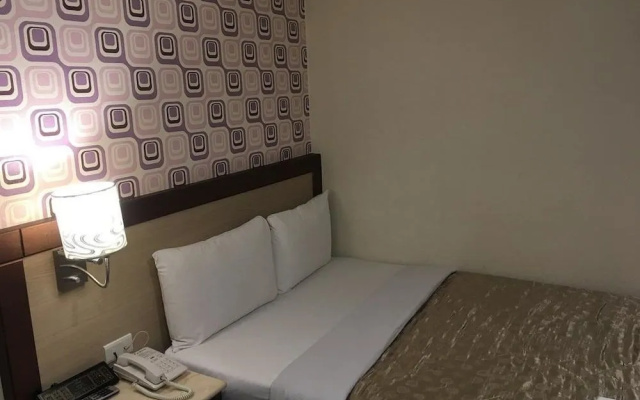 CaRry Hotel